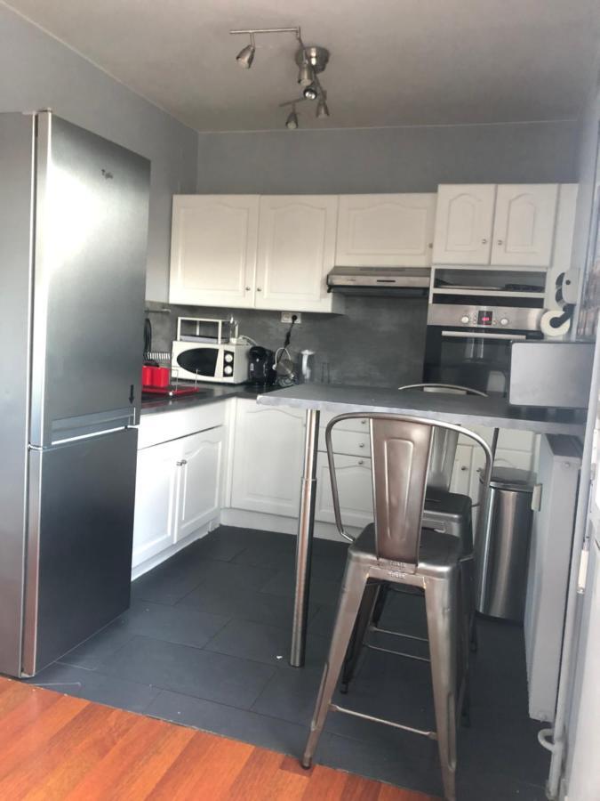 Appartement T2 - Proche Rer サルトルーヴィル エクステリア 写真