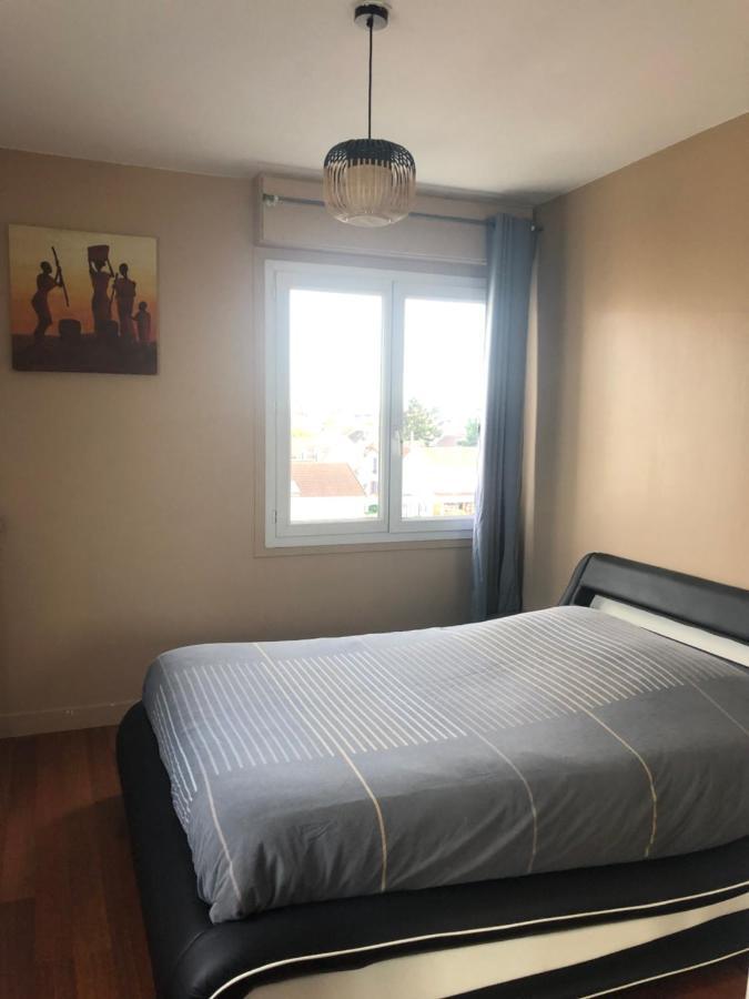 Appartement T2 - Proche Rer サルトルーヴィル エクステリア 写真