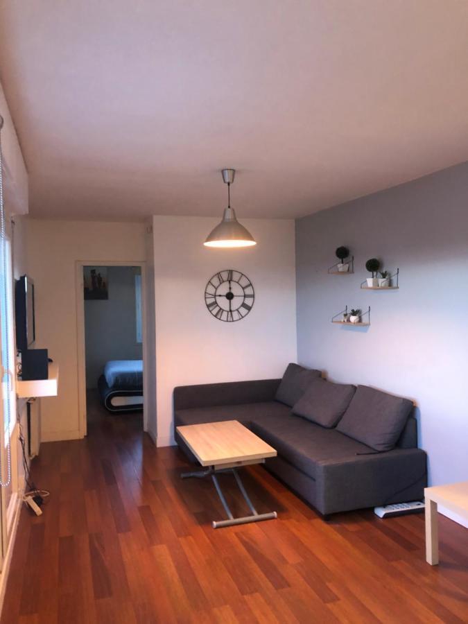 Appartement T2 - Proche Rer サルトルーヴィル エクステリア 写真